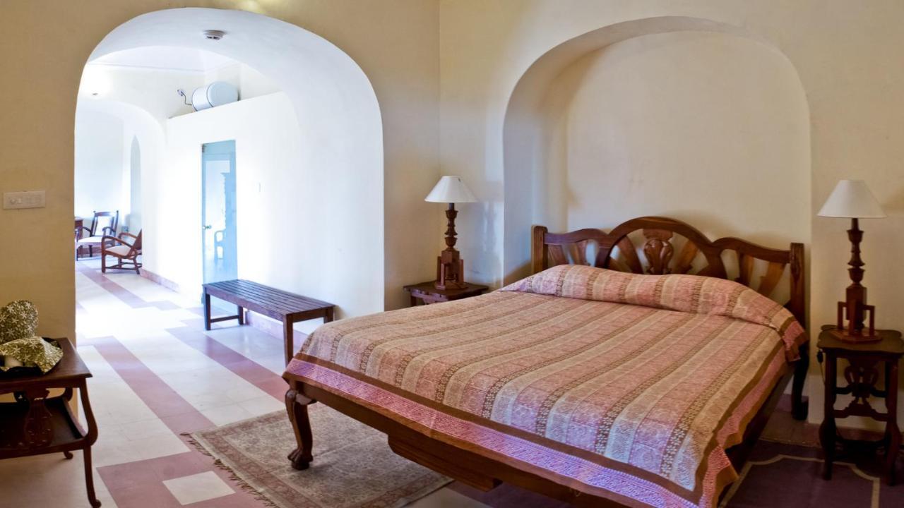 Neemrana'S - Tijara Fort Palace Экстерьер фото