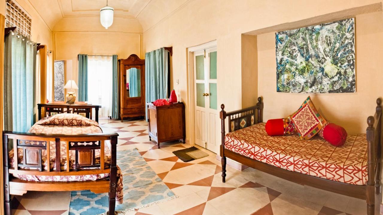 Neemrana'S - Tijara Fort Palace Экстерьер фото