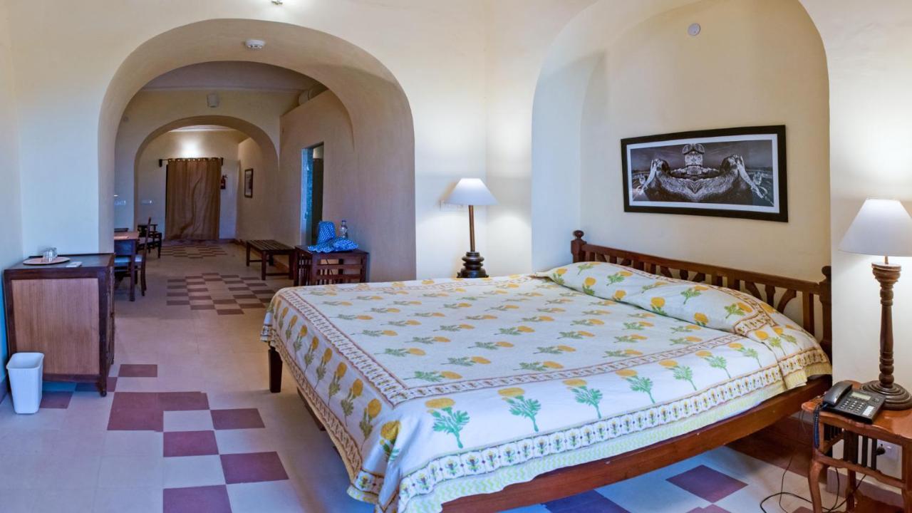Neemrana'S - Tijara Fort Palace Экстерьер фото