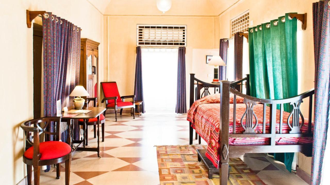 Neemrana'S - Tijara Fort Palace Экстерьер фото