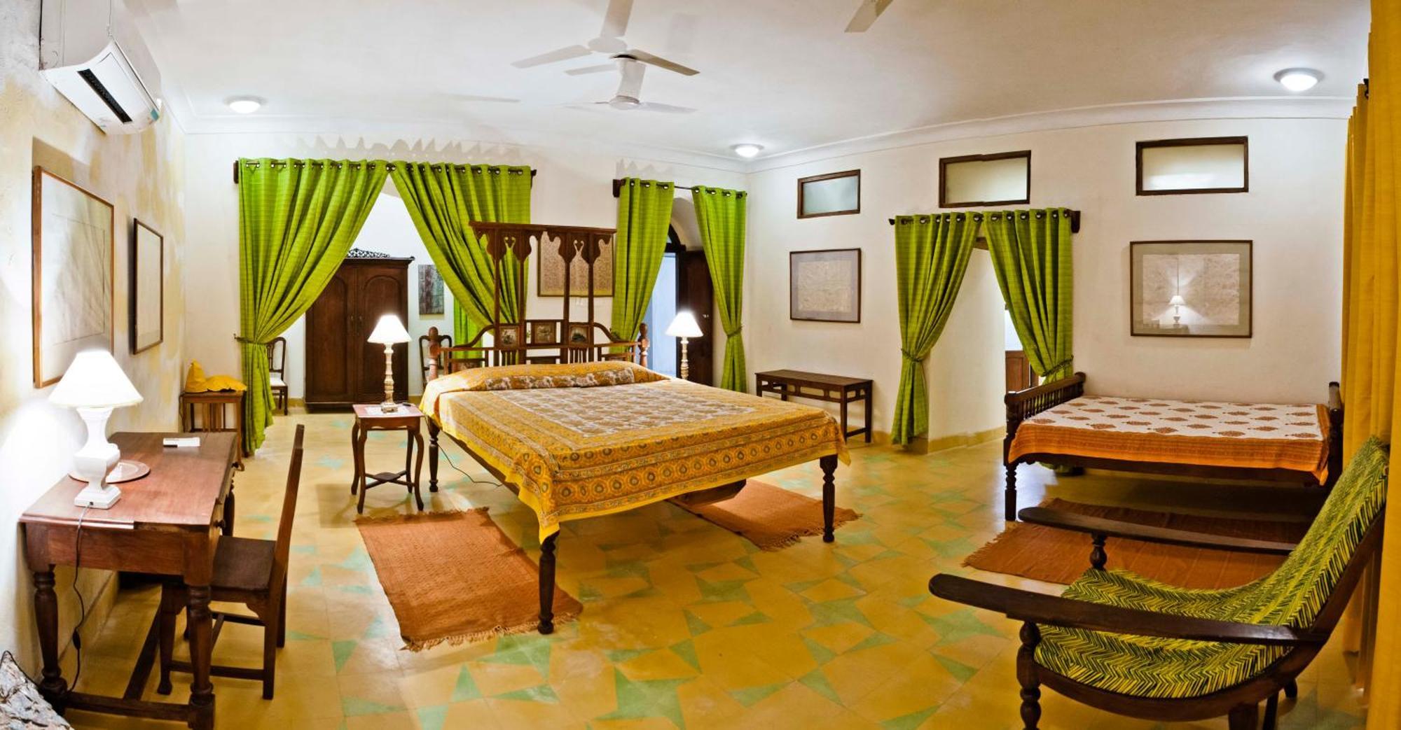 Neemrana'S - Tijara Fort Palace Экстерьер фото