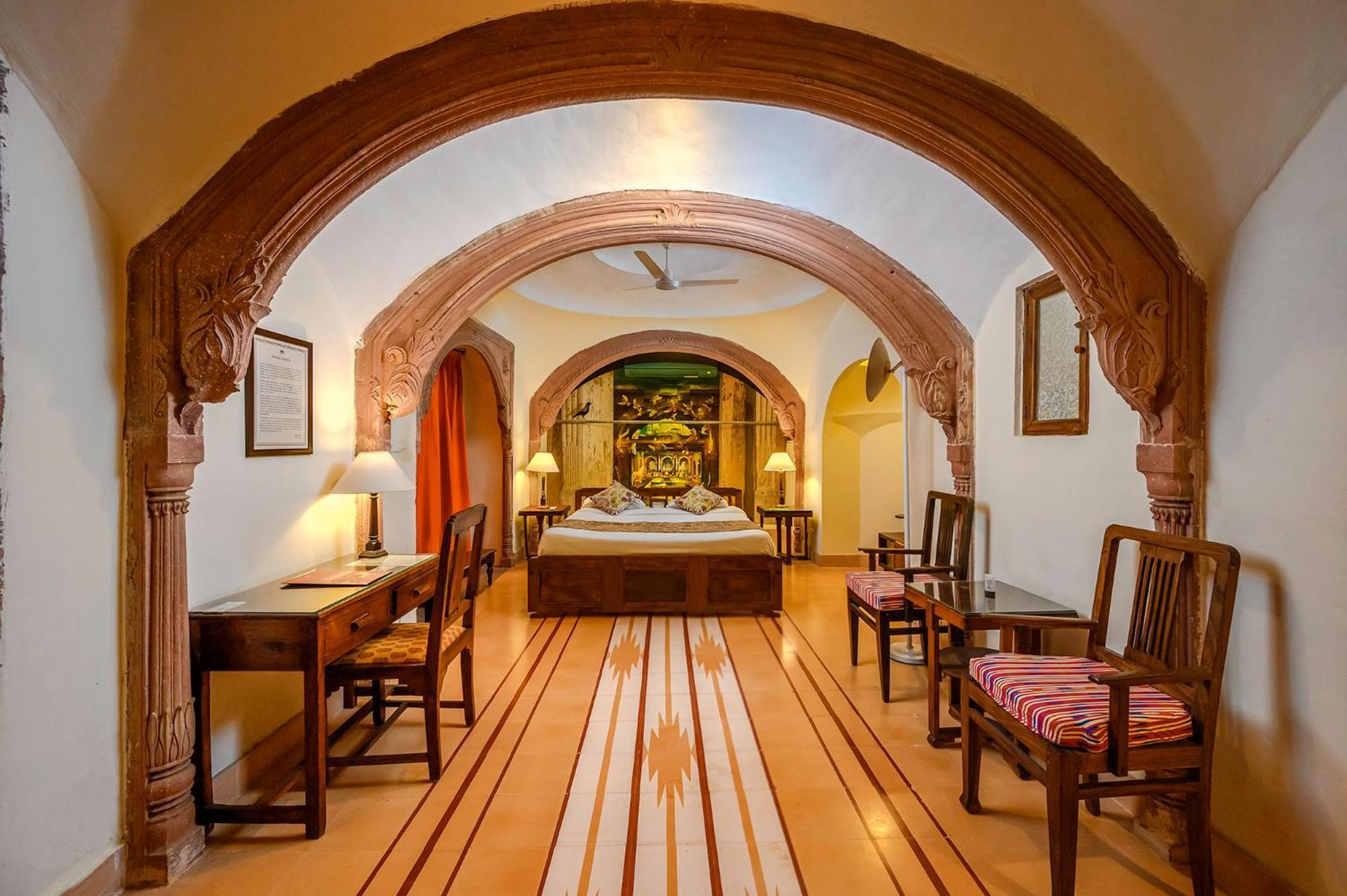 Neemrana'S - Tijara Fort Palace Экстерьер фото