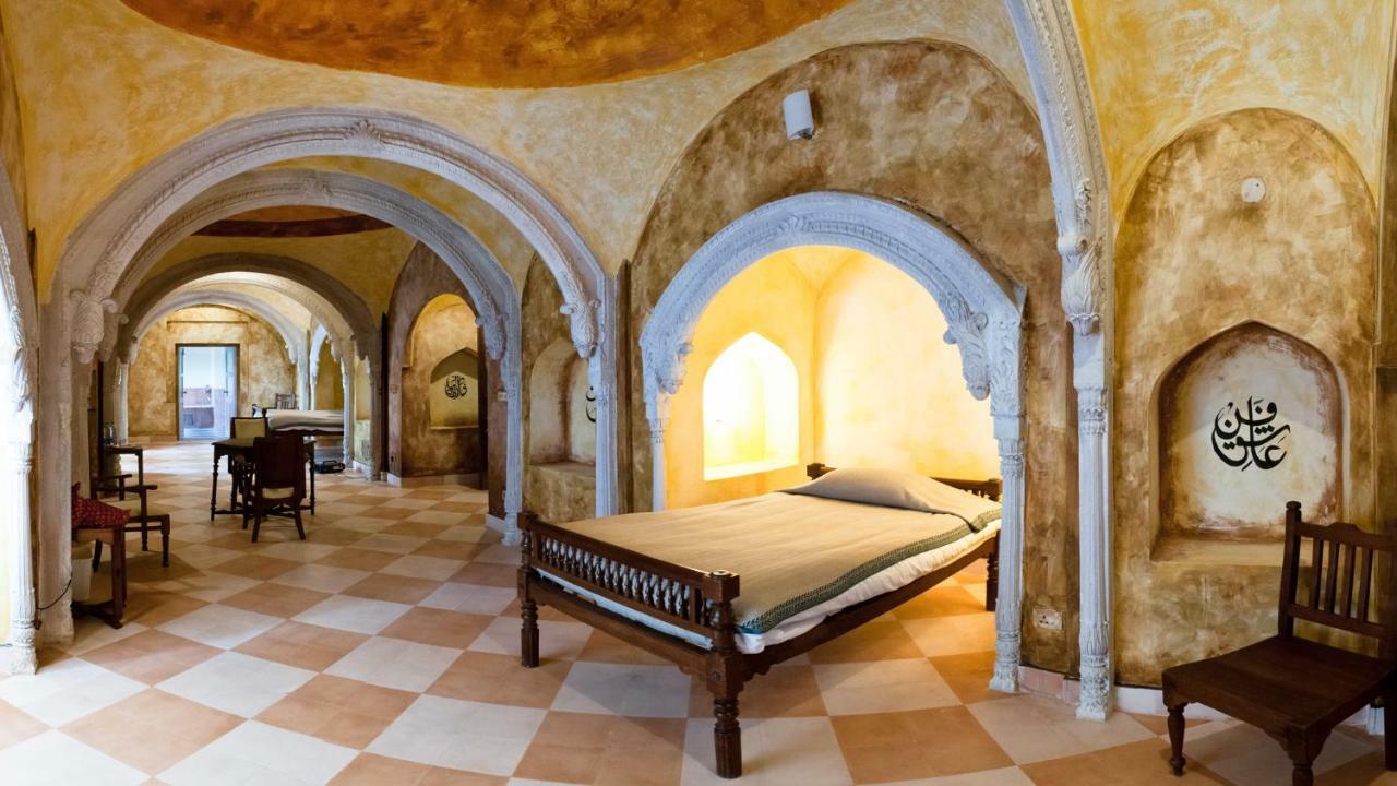 Neemrana'S - Tijara Fort Palace Экстерьер фото